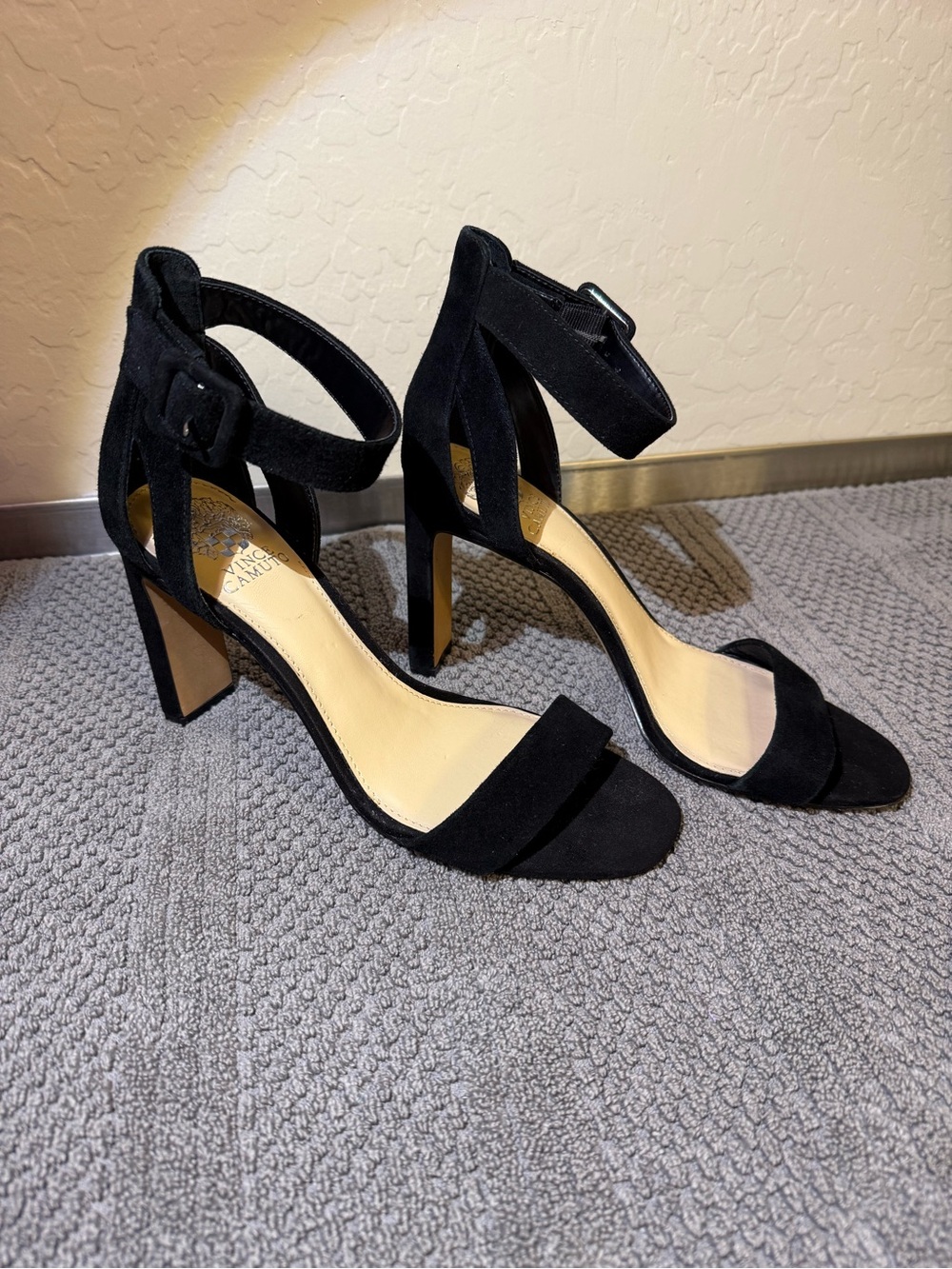 Vince Camuto Strappy Ankle Strap Heels Aurelia Sandal Size 9 1/2 M, Black Suede